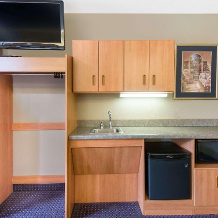 Microtel Inn & Suites By Wyndham Hazelton/Bruceton Mills Luaran gambar