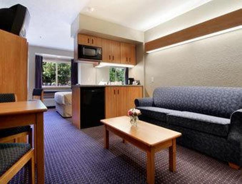 Microtel Inn & Suites By Wyndham Hazelton/Bruceton Mills Bilik gambar
