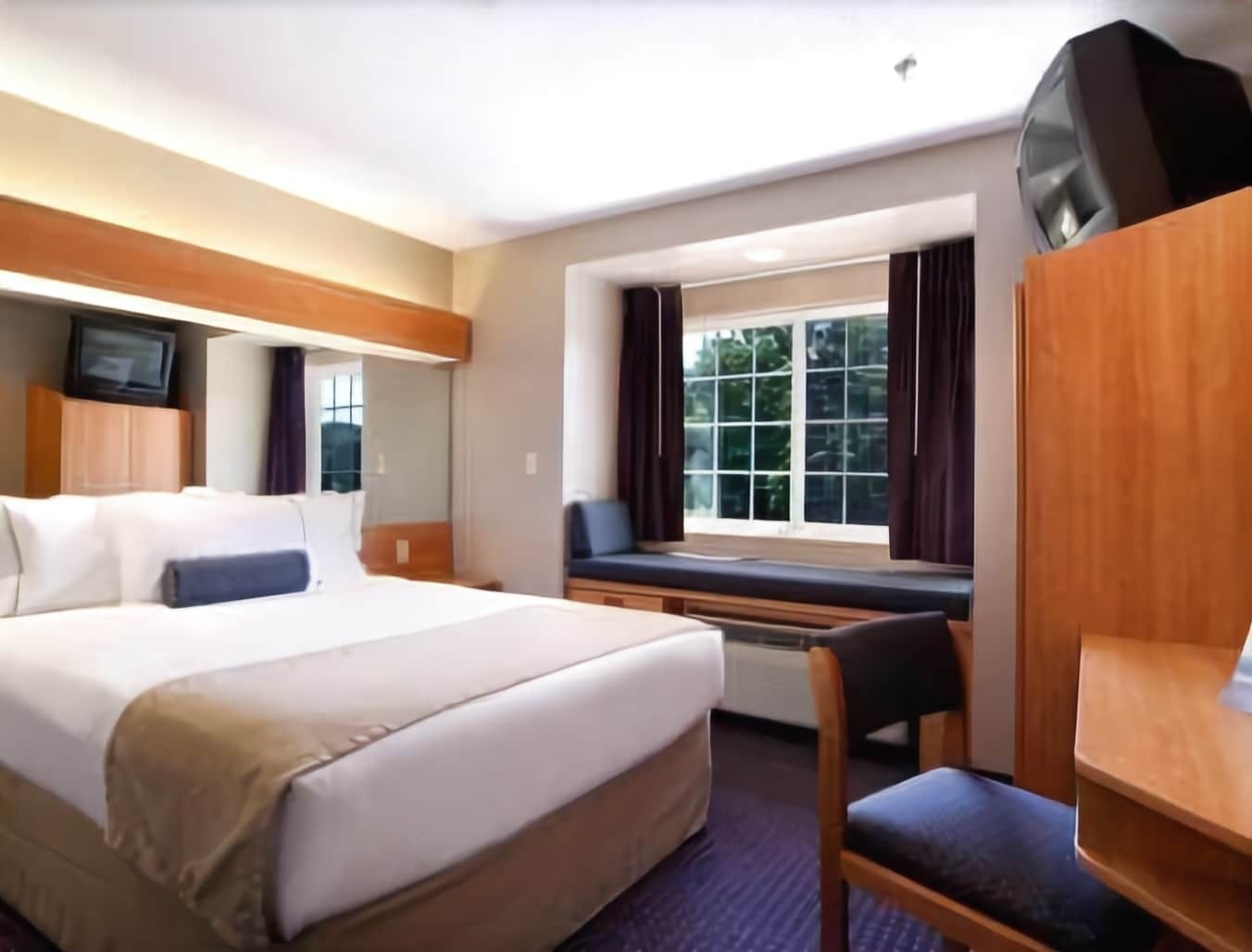 Microtel Inn & Suites By Wyndham Hazelton/Bruceton Mills Bilik gambar